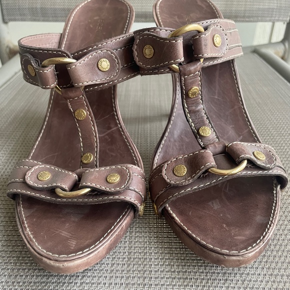 BCBG MaxAzria Brown Leather Slides Sandals Heels - Picture 7 of 10